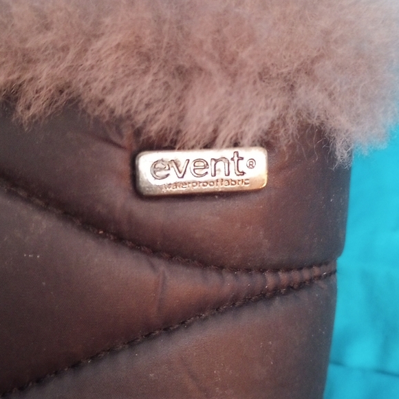 UGG Lorien boots size 10 - Picture 5 of 9